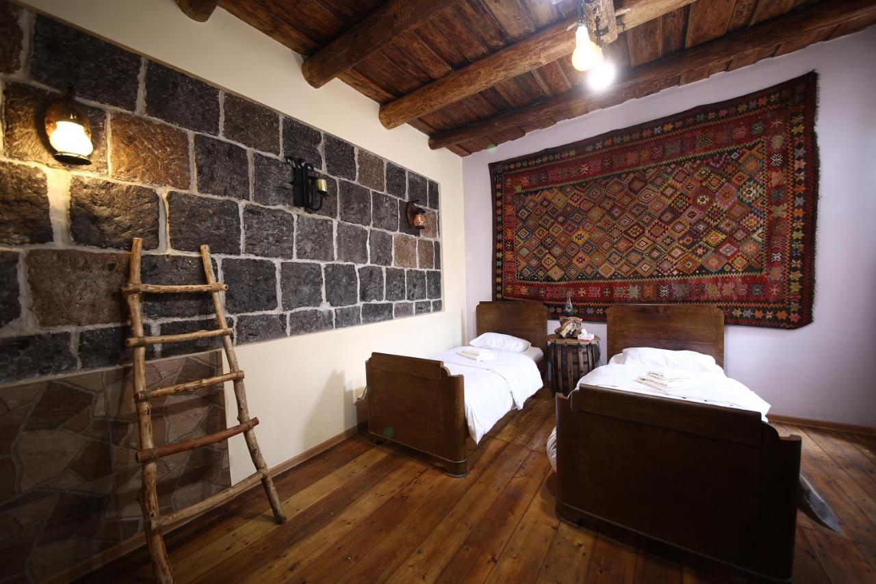 Alashkert Guesthouse ,Ալաշկերտ Հյուրատուն Gyumri ภายนอก รูปภาพ