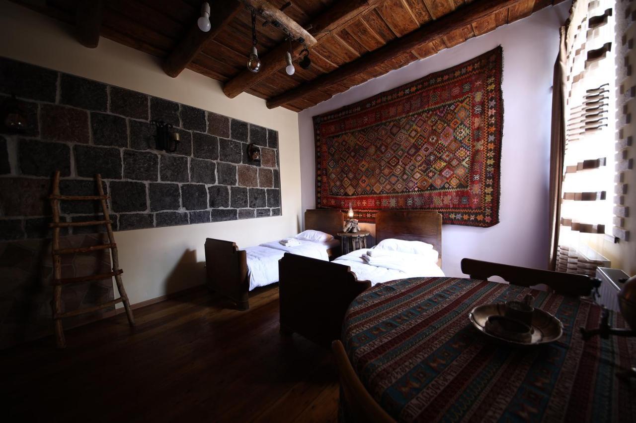 Alashkert Guesthouse ,Ալաշկերտ Հյուրատուն Gyumri ภายนอก รูปภาพ